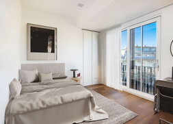 Helles Gästezimmer mit vielseitiger Nutzungsmöglichkeit