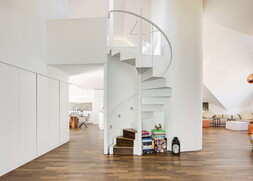 Galerieaufgang
